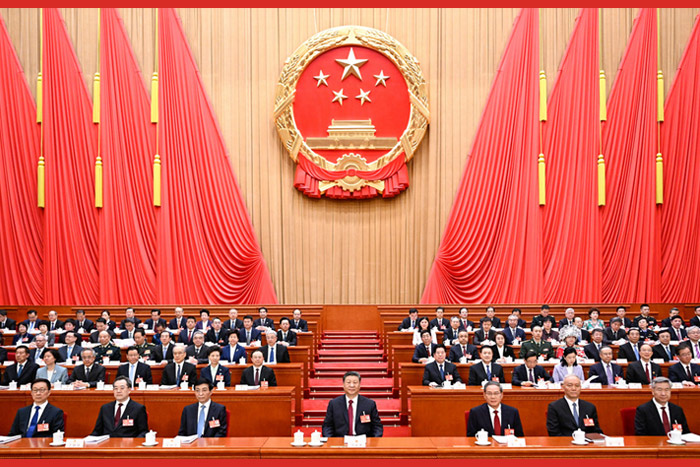 十四届全国人大三次会议在京开幕 习近平等在主席台就座