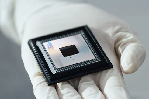 谷歌新量子芯片跨越精度里程碑