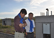 南仁东参观日像仪