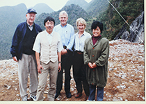 Fast选址期间的南仁东（左二）