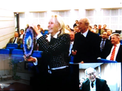 2009年，严东生获欧洲核子中心CMS晶体奖