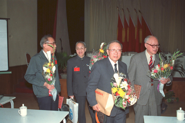 1991年4月25日，王淦昌、王大珩、杨嘉墀、陈芳允获得“863计划”荣誉证书