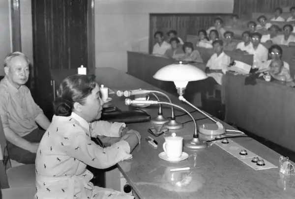 1982年6月26日，吴健雄应邀在北京作题为《宇称不守恒之发现》学术报告