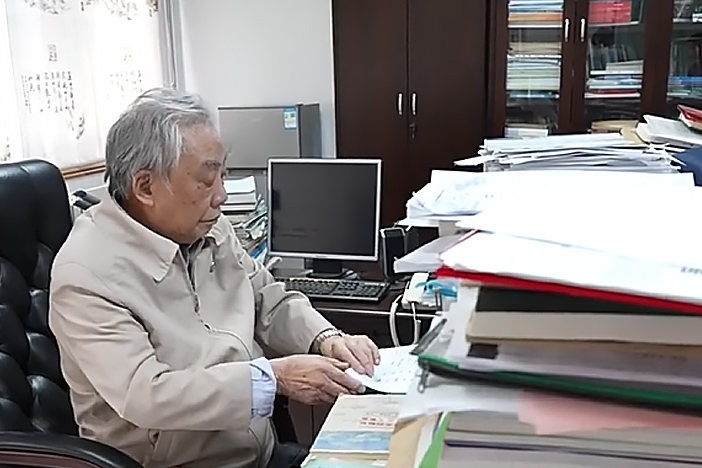 曹文宣：人行万里 鱼跃千江 | 先生 | 无码影片
学部成立70周年